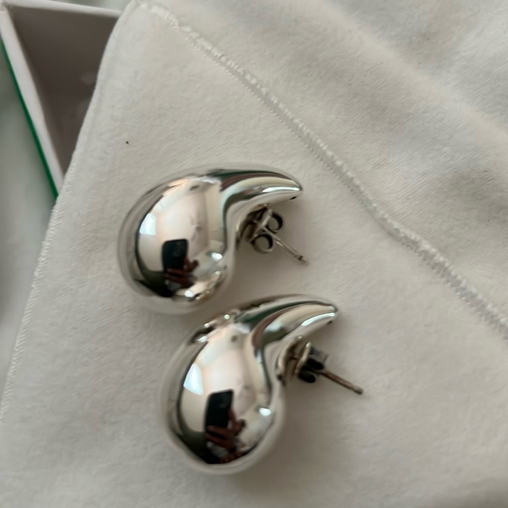 Bottega Veneta silver drop earrings small.New in box  netaporter